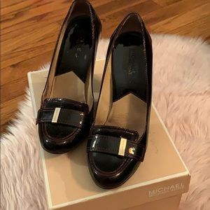 Michael Kors Lattington pump patent leather
